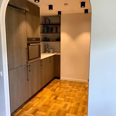 Apartment New With Art Collection *