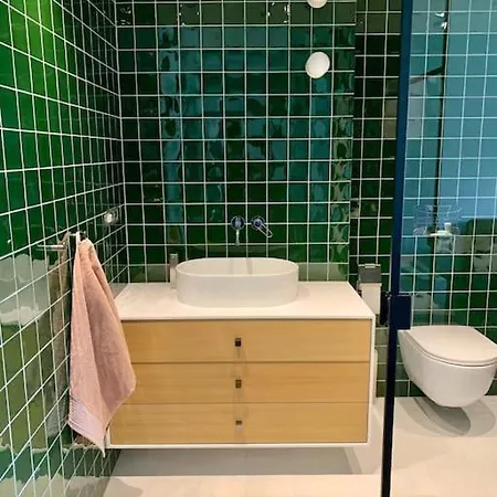 Appartement New With Art Collection